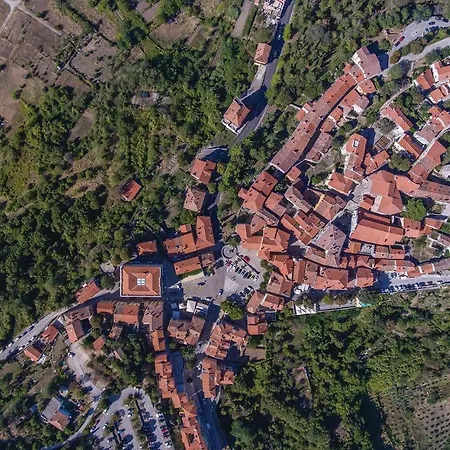 2 Bedroom Awesome In Rabac