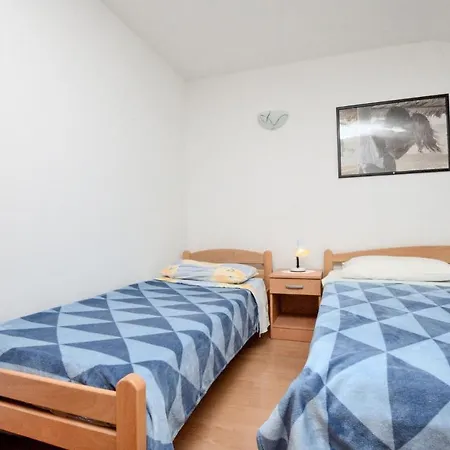 2 Bedroom Awesome In Apartman *