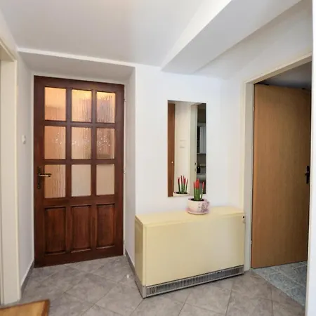 2 Bedroom Awesome In Apartman