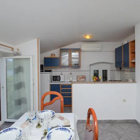 2 Bedroom Awesome In * Rabac