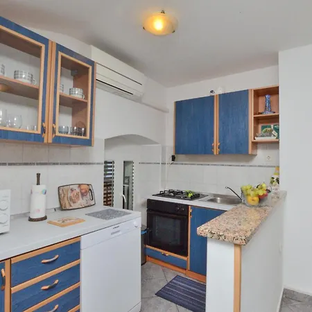 2 Bedroom Awesome In * Rabac
